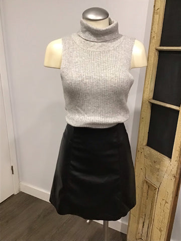 Press ribbed turtleneck vest pf161010